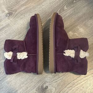 Koolaburra by Ugg Victoria Short Suede Boot Purple Womens 6.5 UK 4 EU 37 Youth 5